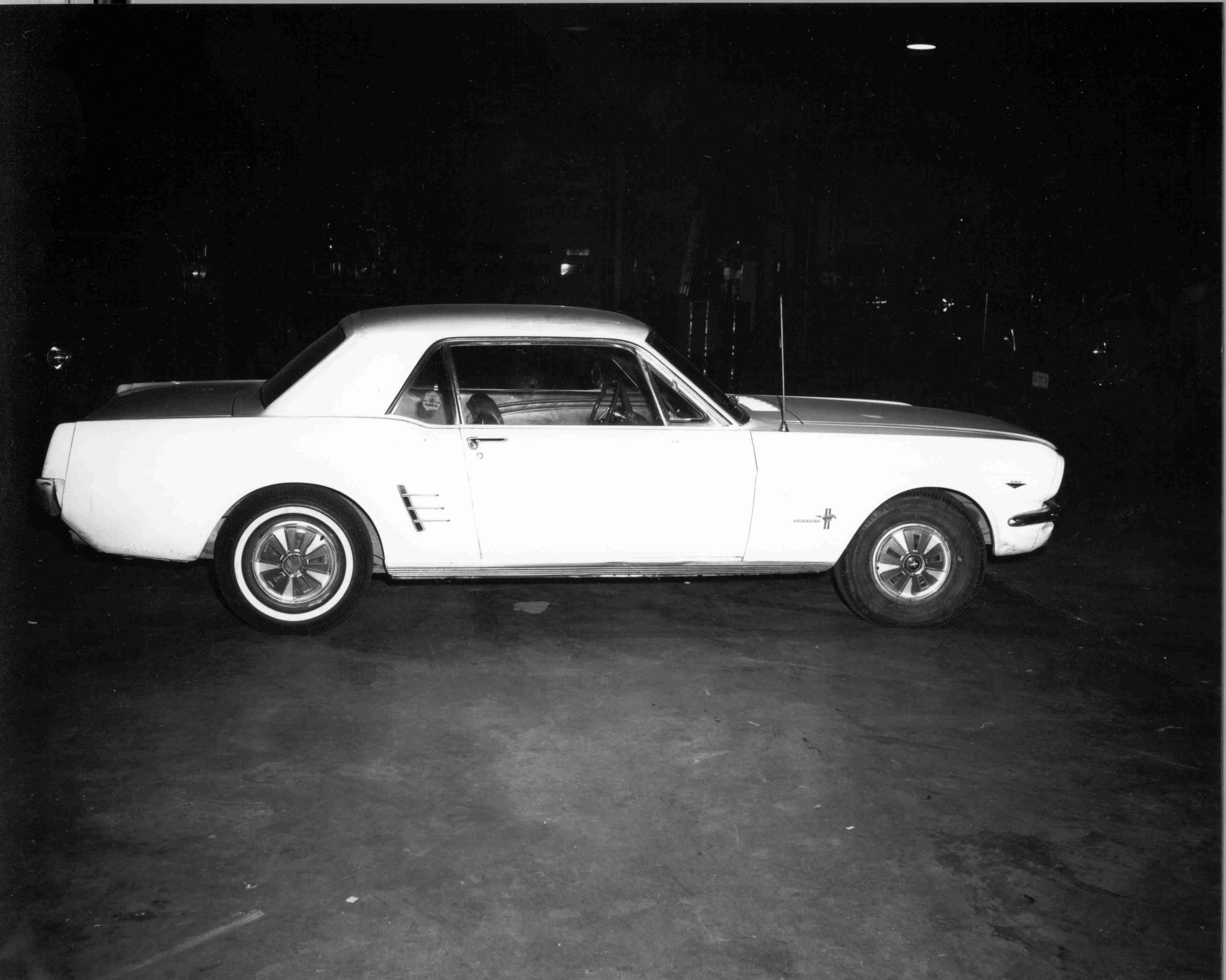 1966 white mustang photo 2.jpg